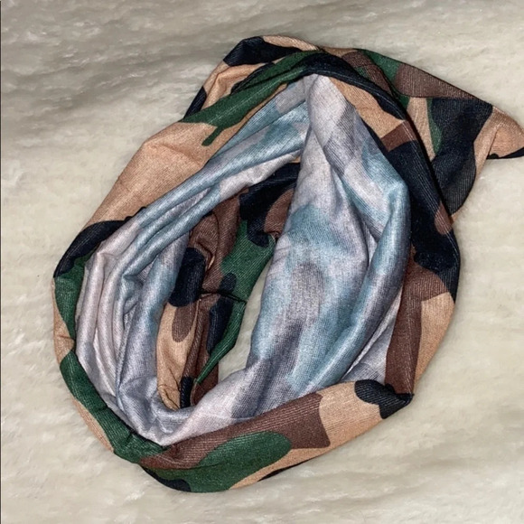 NWOT Camo  scrunch extra wide headband - Picture 4 of 4